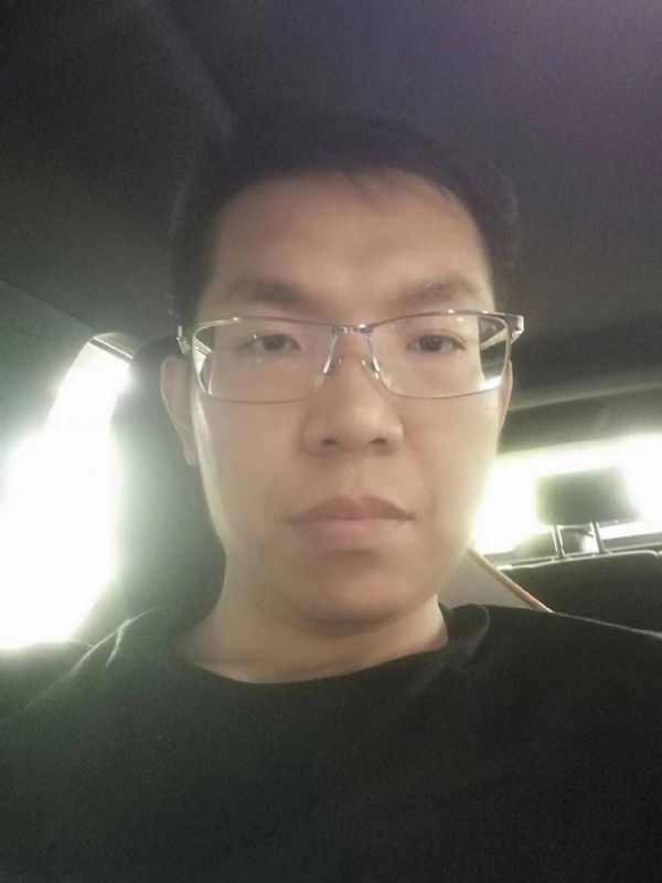 小黑包的第一张照片--成都相亲服务中心