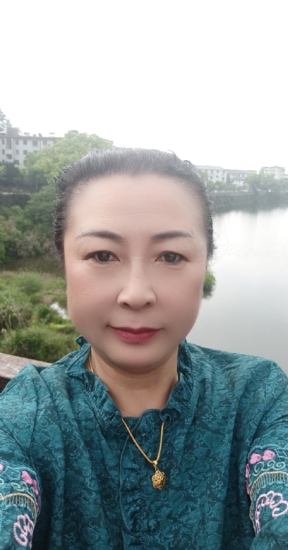 雨中情的第一张照片--成都相亲服务中心