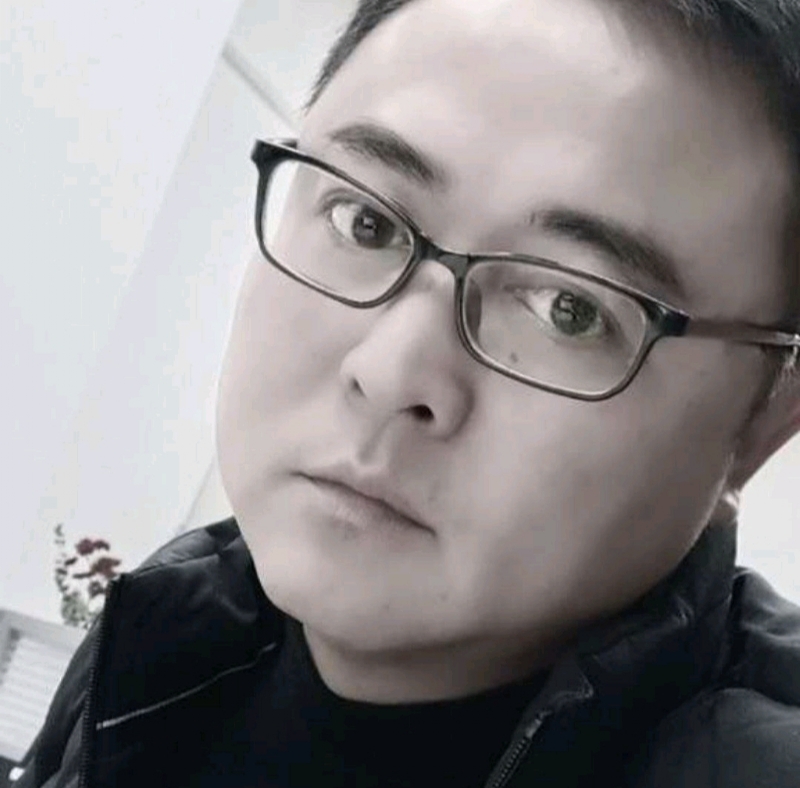 小石头的第二张照片--成都相亲服务中心