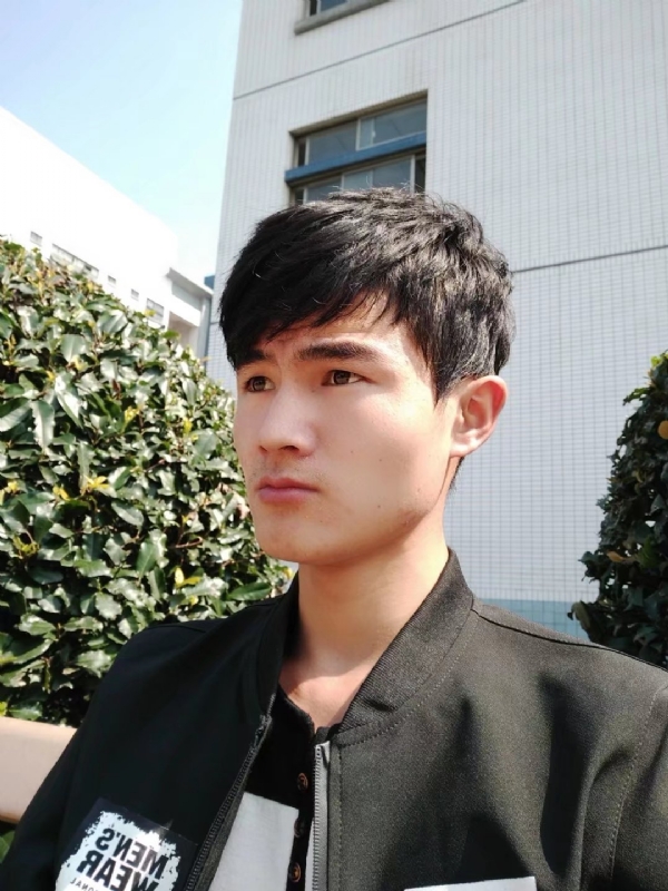 阳光男孩的第四张照片--成都相亲服务中心