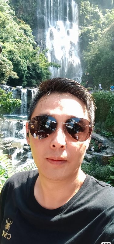 小小帅哥的第一张照片--成都相亲服务中心