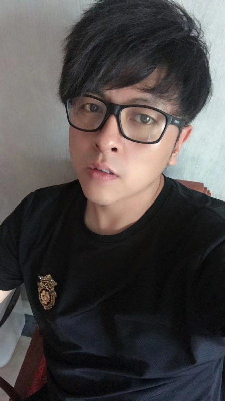 爱你永远不容易的第一张照片--成都相亲服务中心