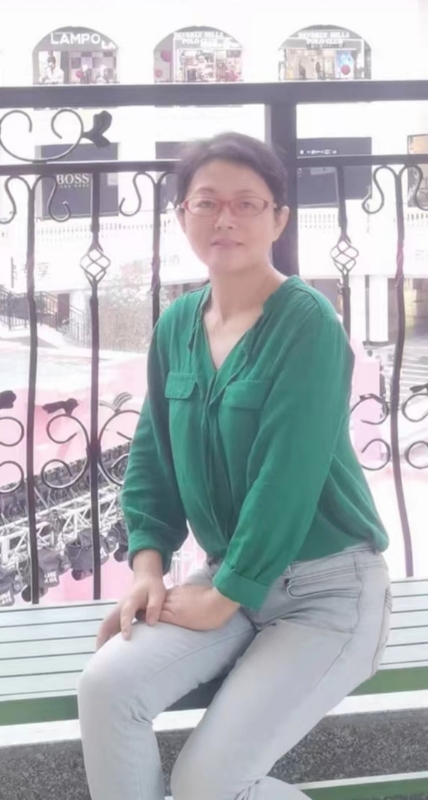丽华的第一张照片--成都相亲服务中心