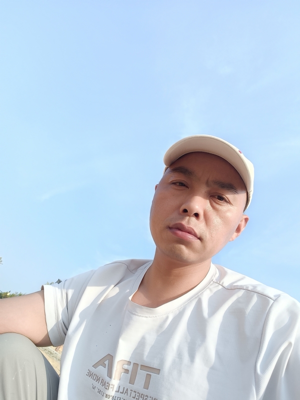 哥哥的第一张照片--成都相亲服务中心
