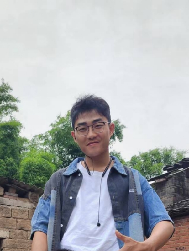 越努力越幸运的第一张照片--成都相亲服务中心