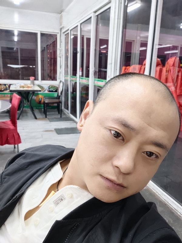 大连相亲的第一张照片--成都相亲服务中心