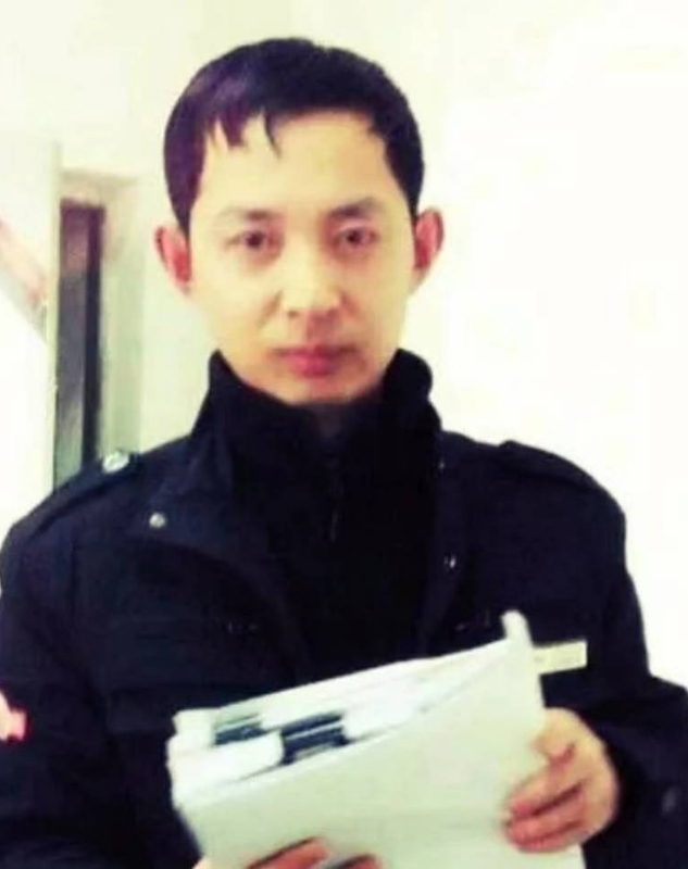 风雨中有你的第一张照片--成都相亲服务中心