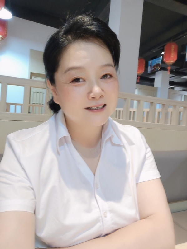 丁姐爱生活的第一张照片--成都相亲服务中心
