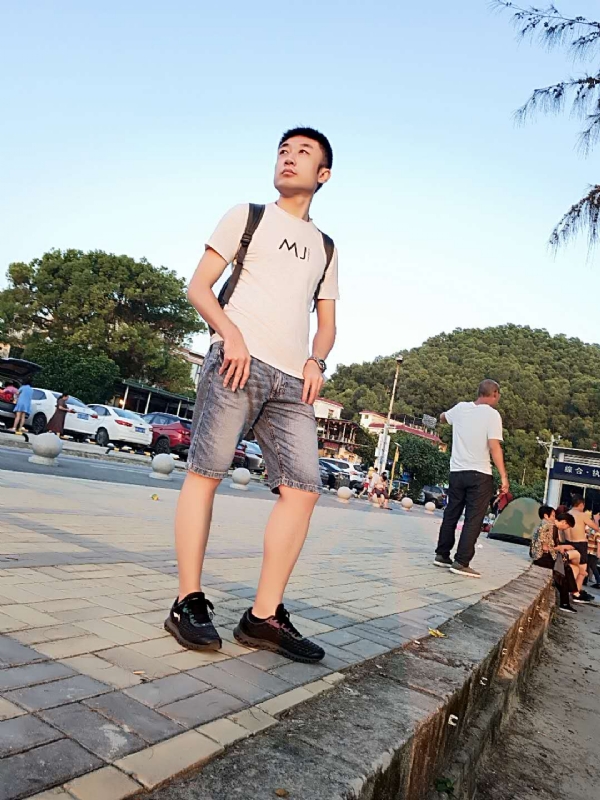 俊皓的第一张照片--成都相亲服务中心