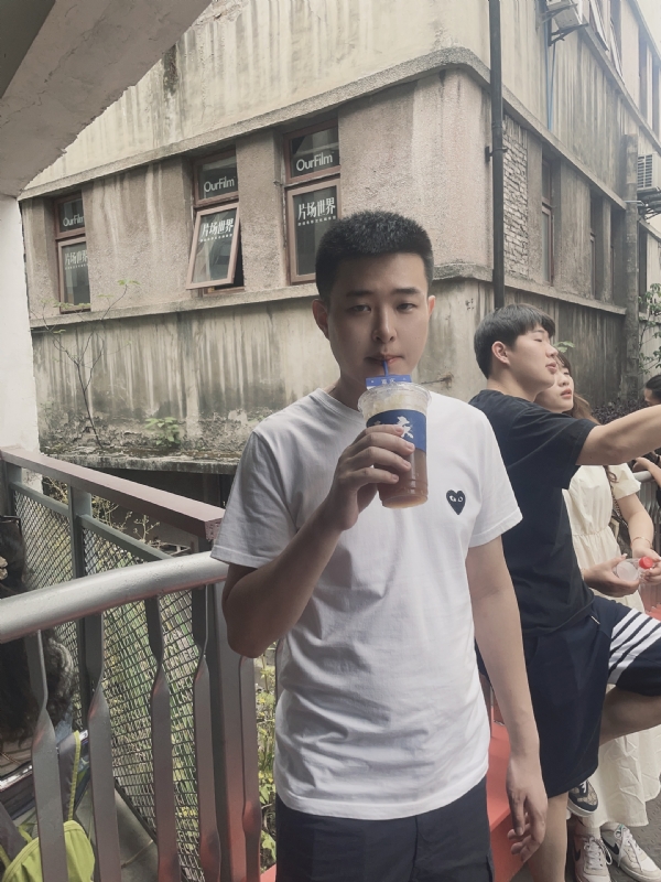 尚龙的第二张照片--成都相亲服务中心