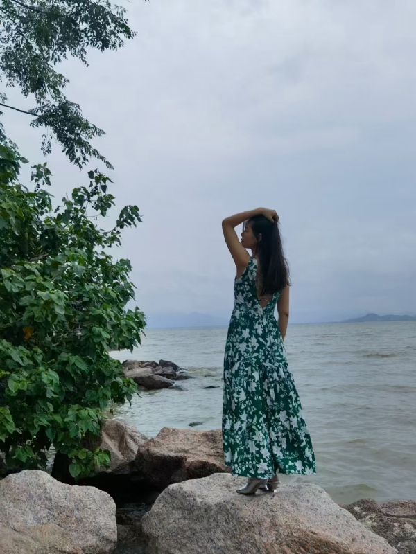 甜以待人的第四张照片--成都相亲服务中心