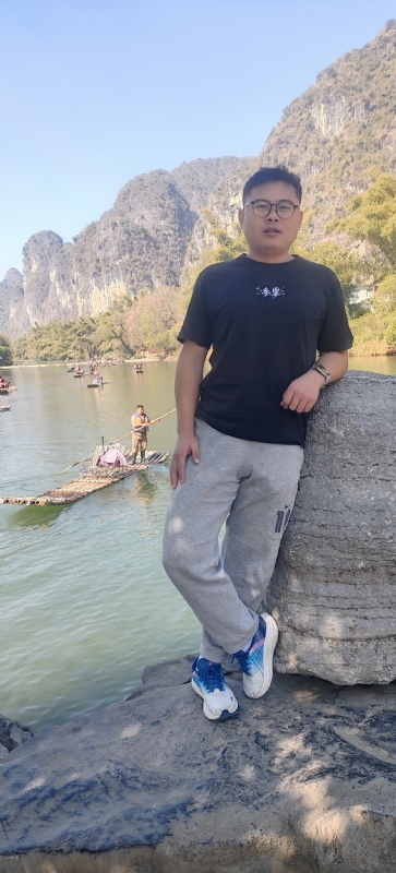 受过伤的狼的第三张照片--成都相亲服务中心