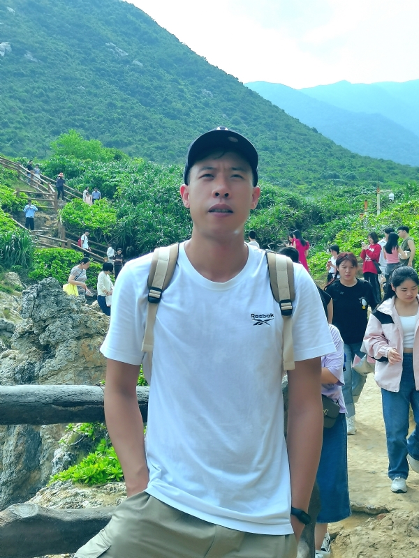 吴生的第二张照片--成都相亲服务中心