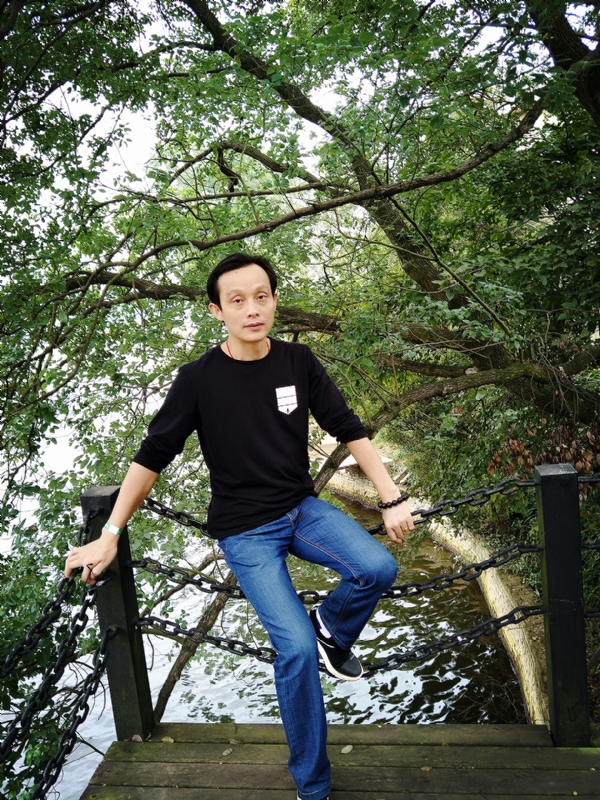 易进的第一张照片--成都相亲服务中心