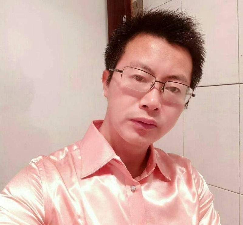 亮亮的第一张照片--成都相亲服务中心