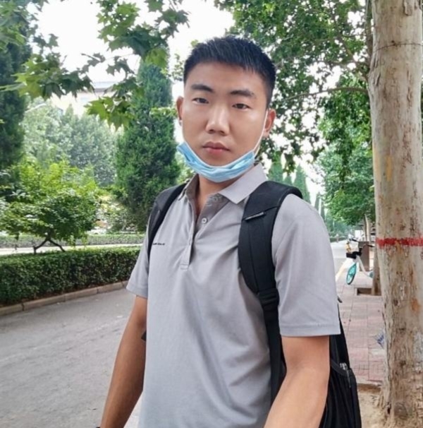 90年男征婚的第一张照片--成都相亲服务中心