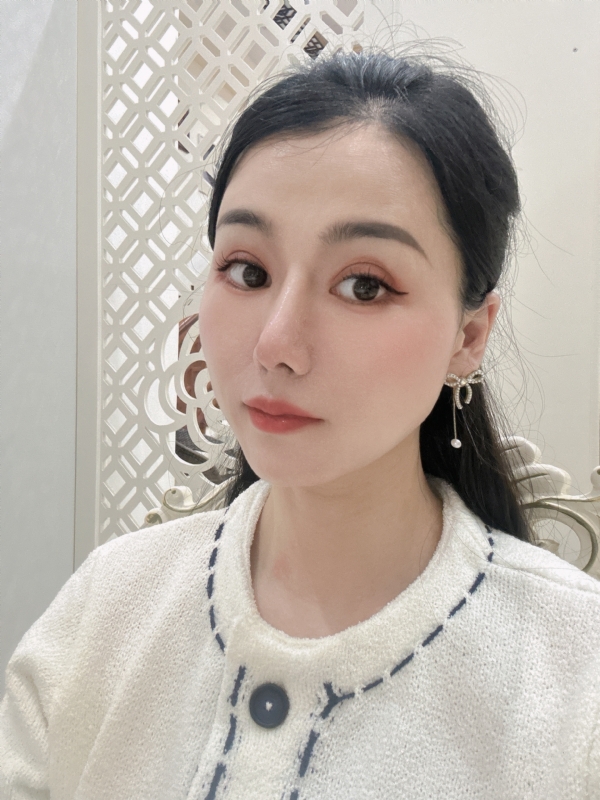 金莉的第一张照片--成都相亲服务中心