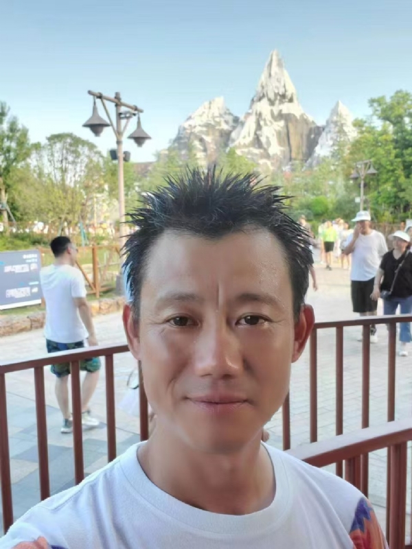 艾氏涂料博的第一张照片--成都相亲服务中心