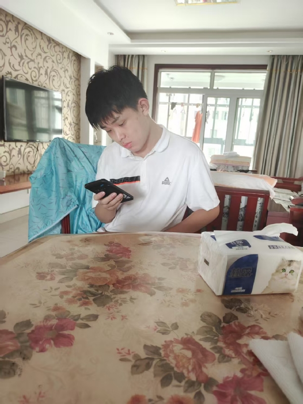铁在烧的第一张照片--成都相亲服务中心