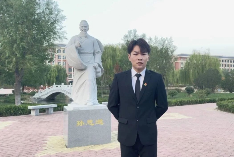 尚明月的第一张照片--成都相亲服务中心