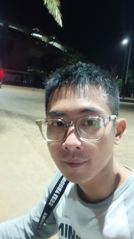 龙龙的第一张照片--成都相亲服务中心
