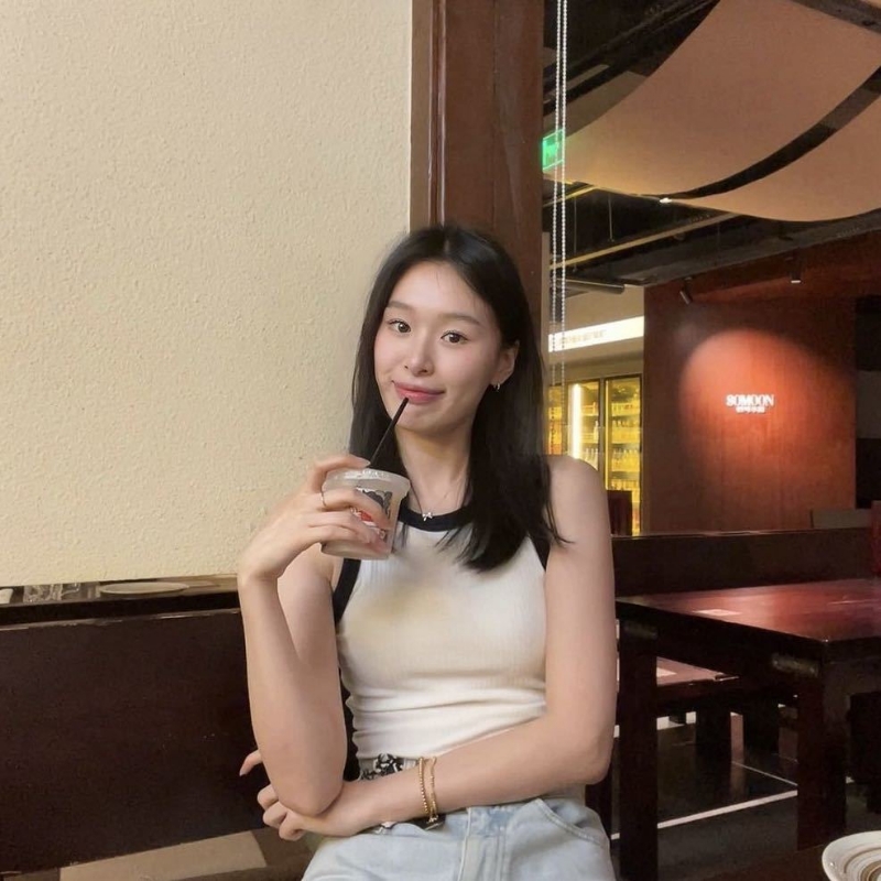 羽毛的第一张照片--成都相亲服务中心