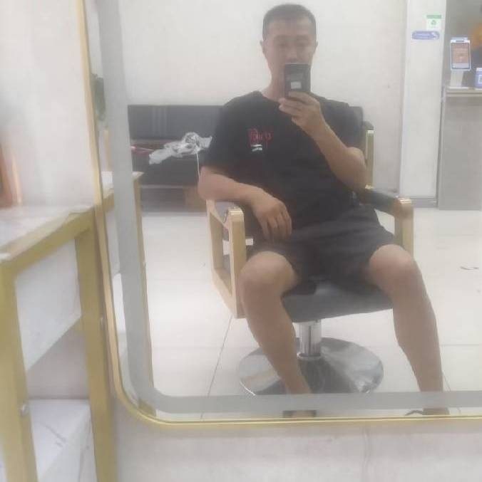 闫杰的第一张照片--成都相亲服务中心