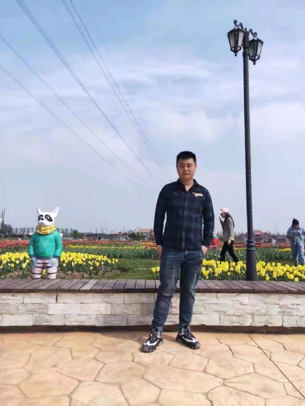 海阔天空的第一张照片--成都相亲服务中心