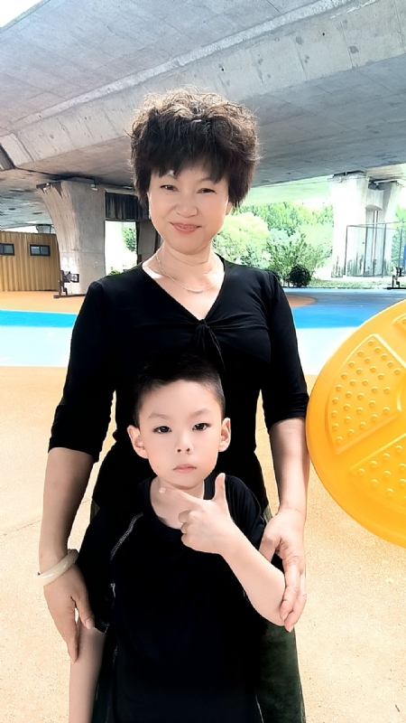 火凤凰的第一张照片--成都相亲服务中心