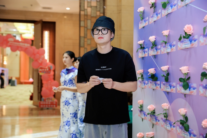 被驯服的象的第一张照片--成都相亲服务中心