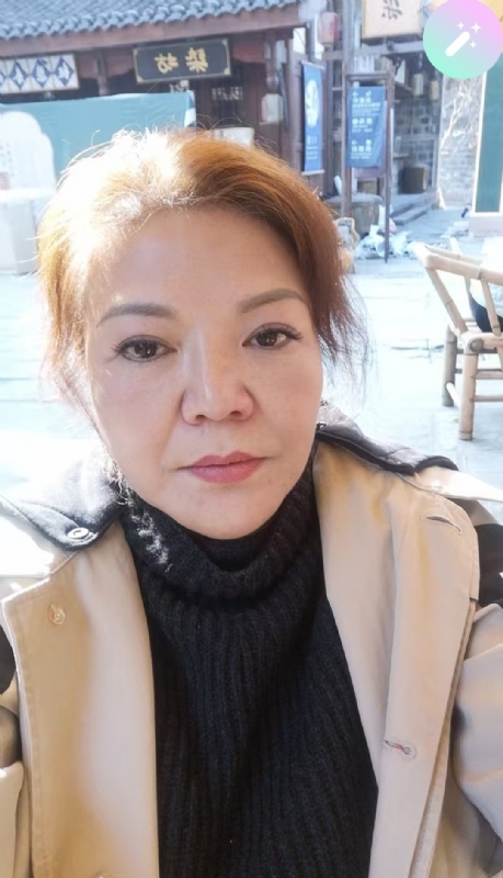 宛霞的第二张照片--成都相亲服务中心