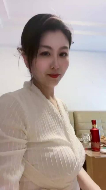 钕钕的第一张照片--成都相亲服务中心