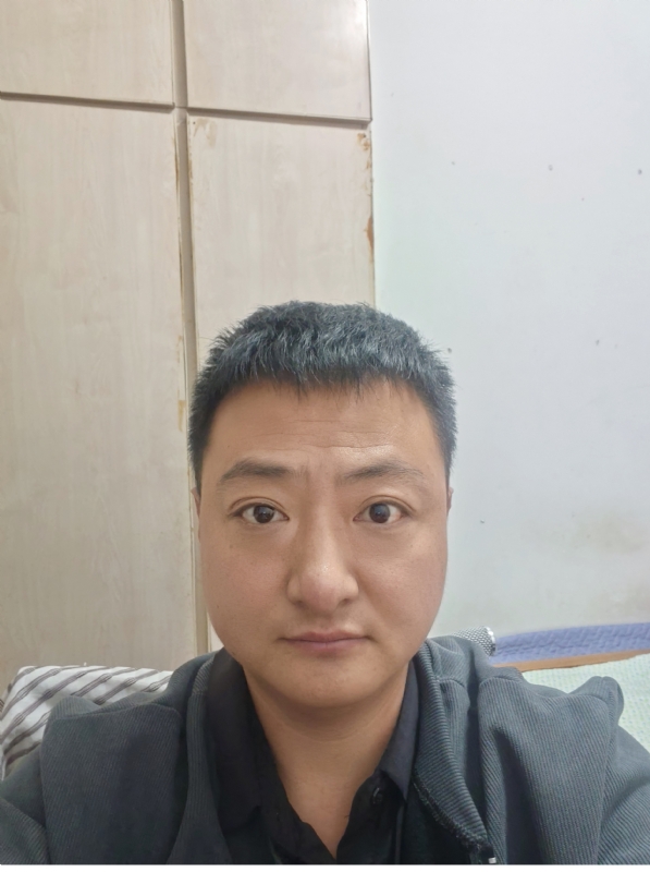 追爱大叔的第一张照片--成都相亲服务中心