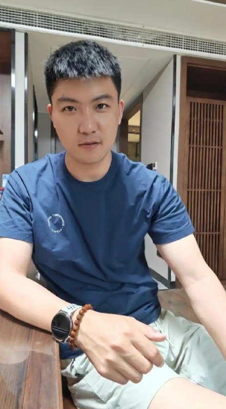 大鹏展翅的第二张照片--成都相亲服务中心