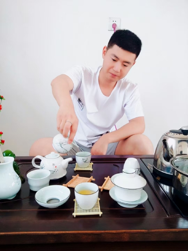 日月的第一张照片--成都相亲服务中心