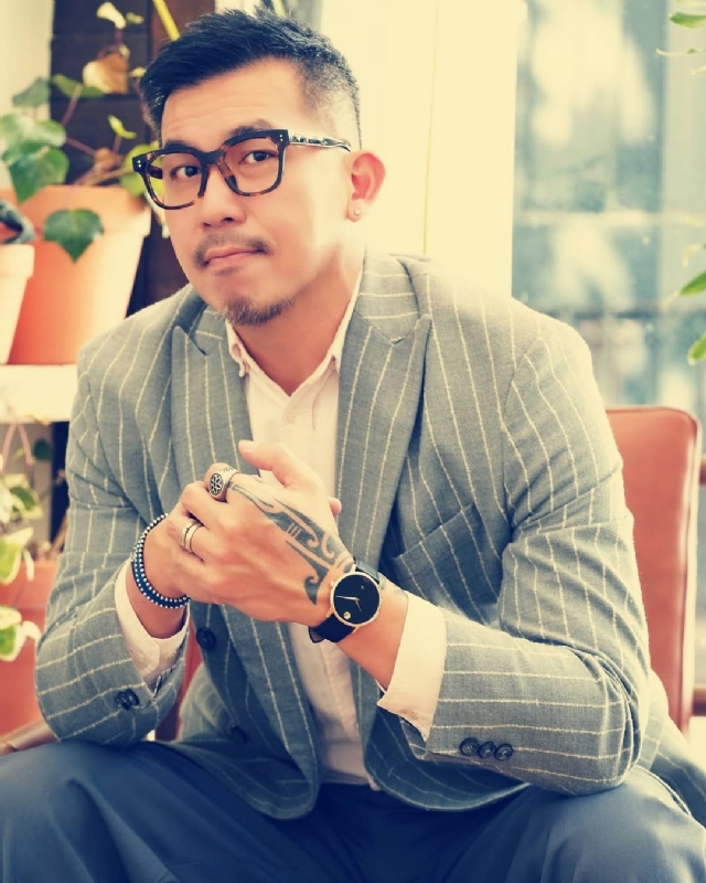 晚风渡半舟的第一张照片--成都相亲服务中心