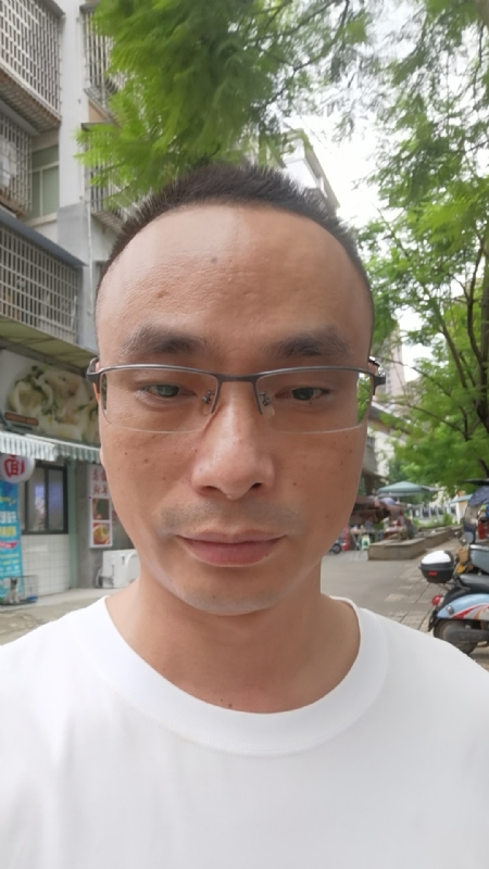 孤狼的第二张照片--成都相亲服务中心