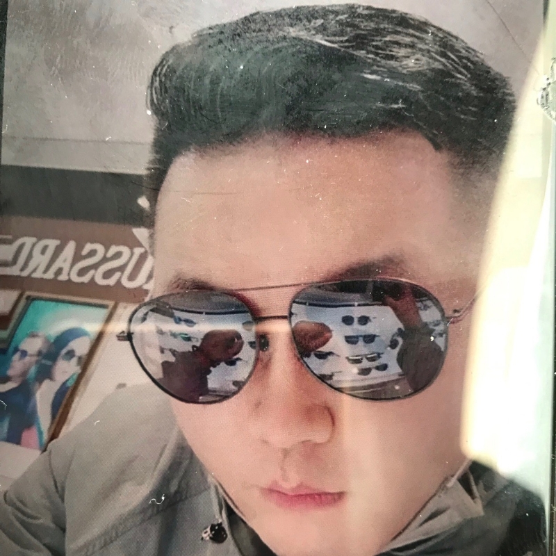 至尊宝的第一张照片--成都相亲服务中心