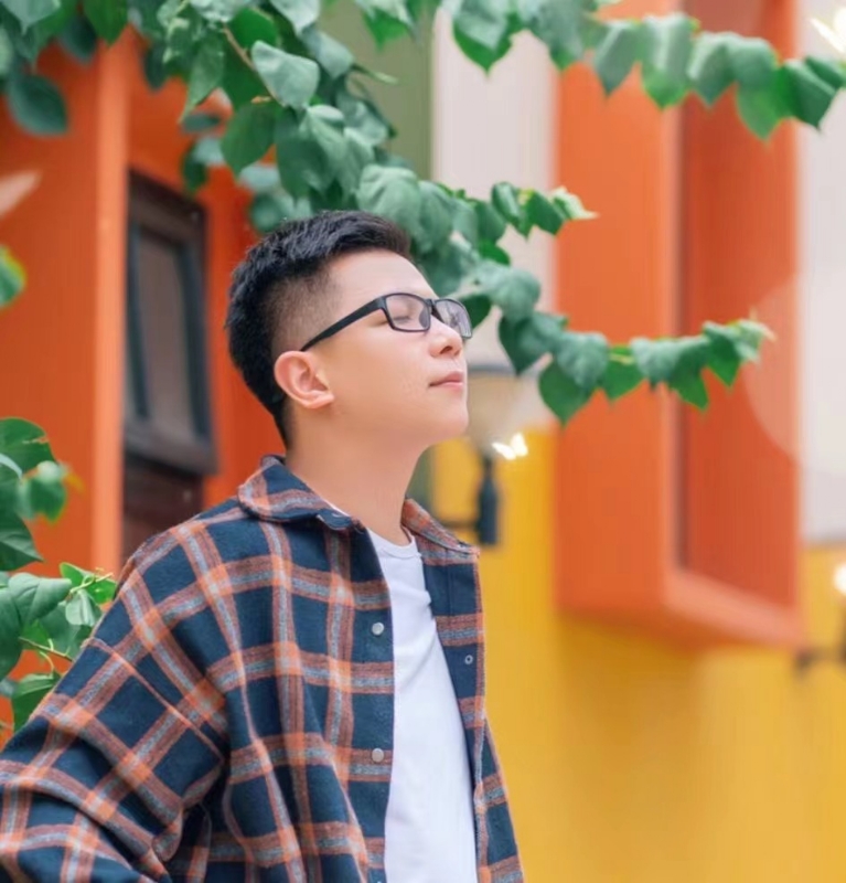 版本之子的第一张照片--成都相亲服务中心