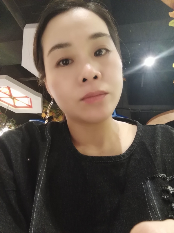 喜欢黑巧的第一张照片--成都相亲服务中心