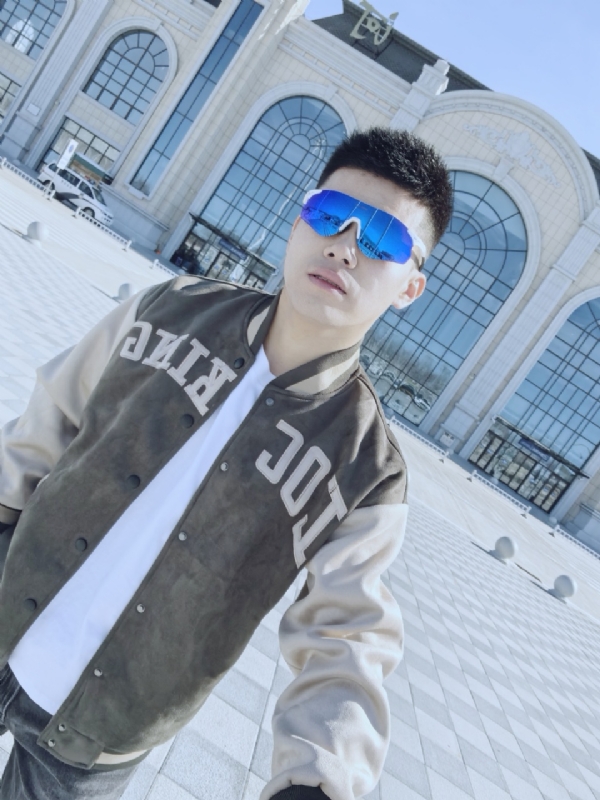 Fine超的第一张照片--成都相亲服务中心